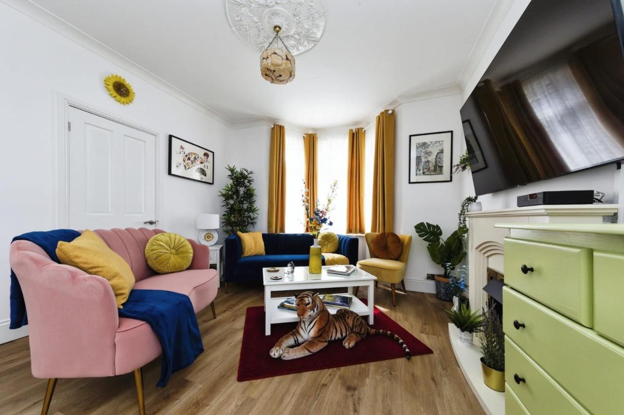 Your Chic 3Br Home Comfort And Style In London Ngoại thất bức ảnh
