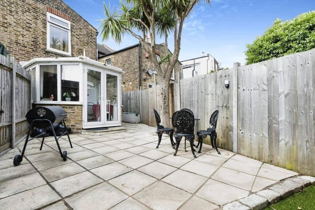 Your Chic 3Br Home Comfort And Style In London Ngoại thất bức ảnh