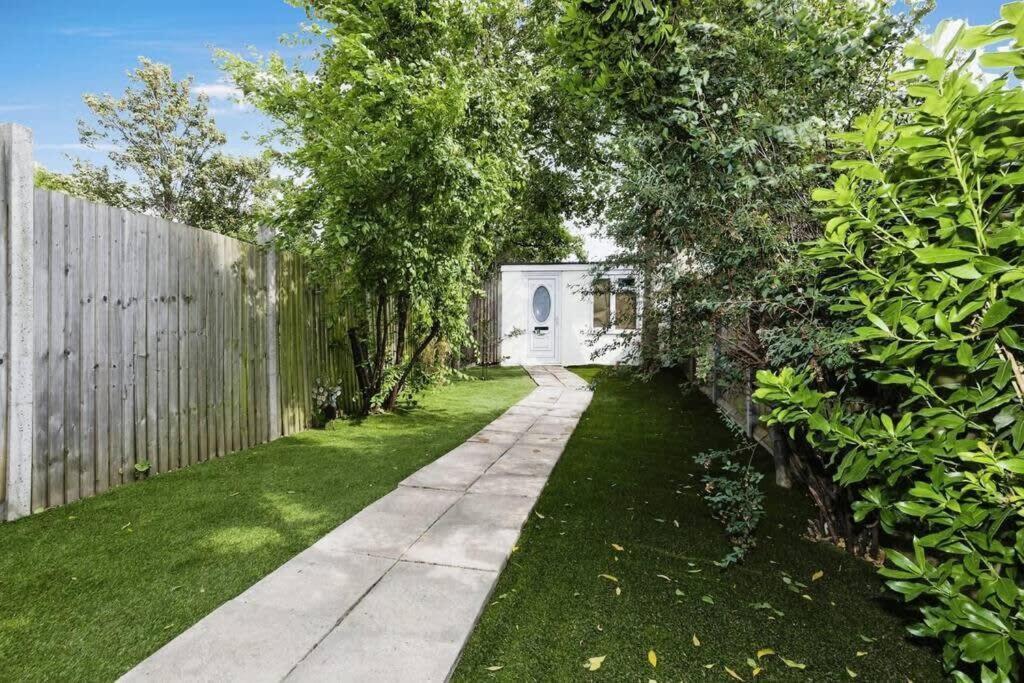 Your Chic 3Br Home Comfort And Style In London Ngoại thất bức ảnh