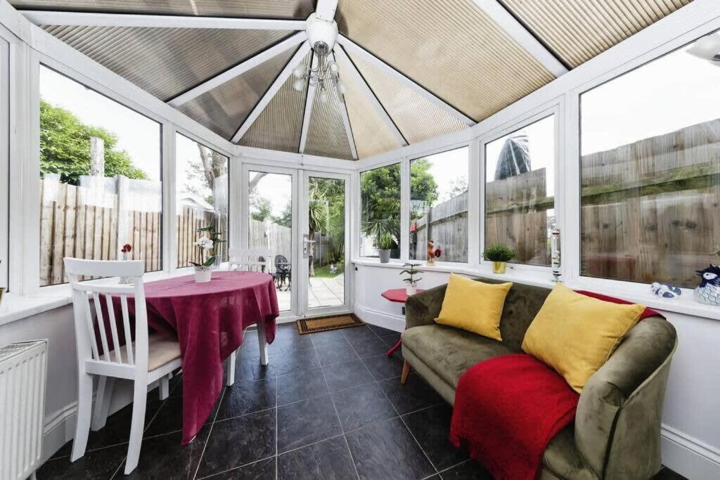 Your Chic 3Br Home Comfort And Style In London Ngoại thất bức ảnh